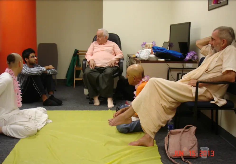 Krishna Balram Mhj and Avadhut Mhj at BVISCS 06-2013